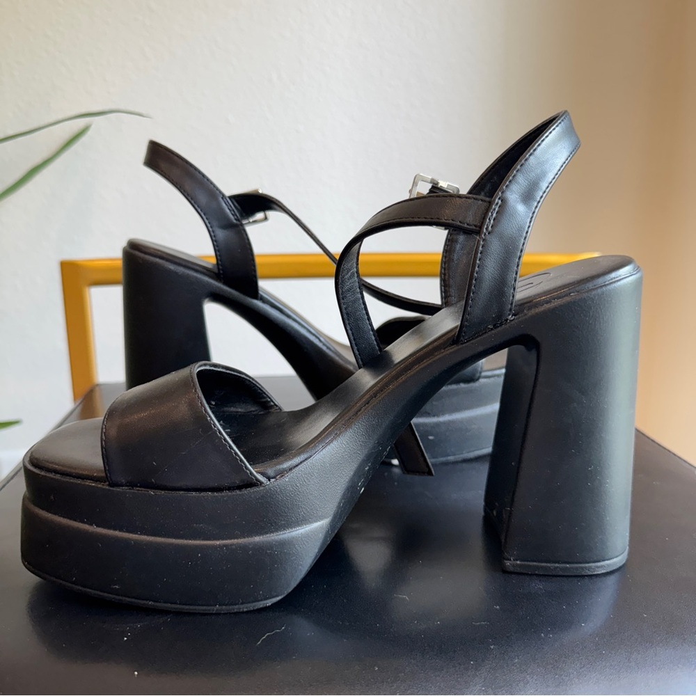 Chunky Black Platform Heels US 9